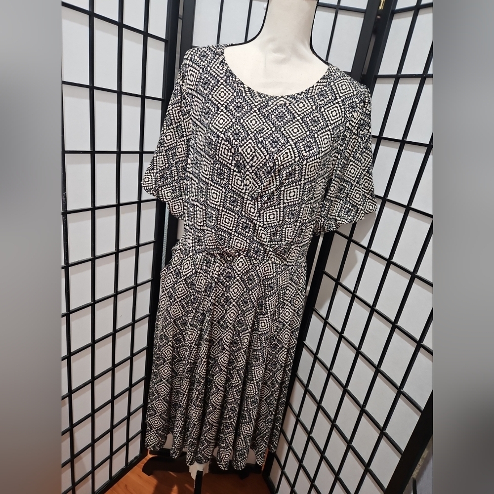 Torrid Black and White Knit Top